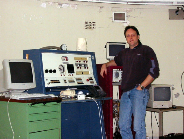 Steve Massey on the SSO 40 inch telescope in 2003