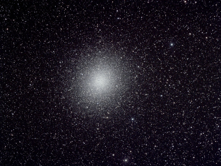 NGC5139 - Vixen AX103S refractor with focal reducer - Moravian G2-8300C camera - 2 x 10 minute exposures